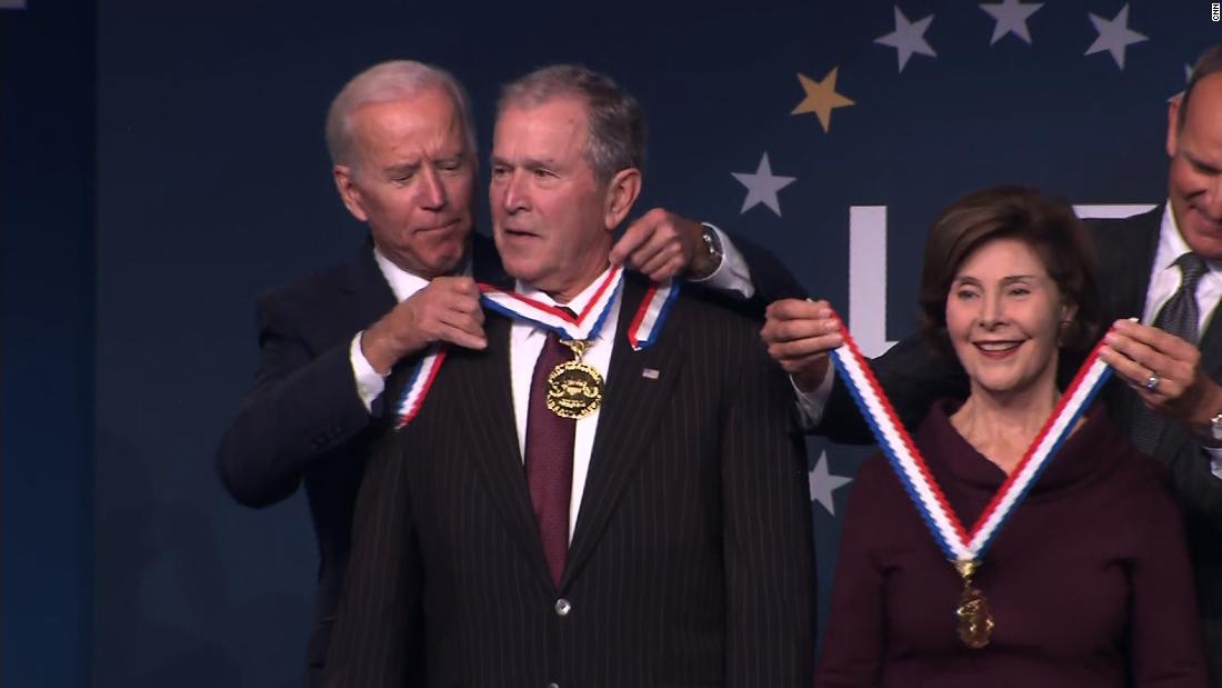 Joe Biden Entrega Medalla De La Libertad A Los Bush Por Su Trabajo En Favor De Los Veteranos De 4623