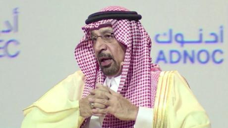 Saudi Arabia calls for oil output cuts