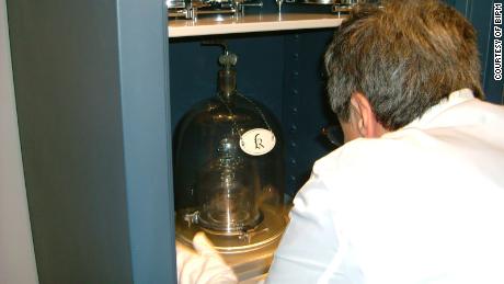 The new definition of the kilogram will be based on the Planck constant.