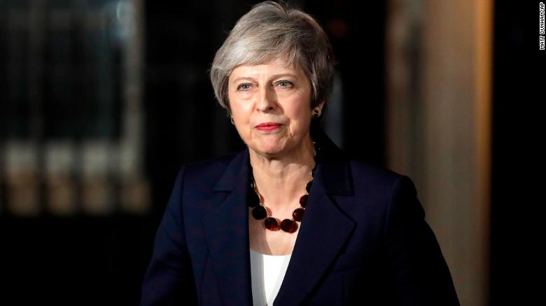 Theresa May: Cabinet backs Brexit draft deal