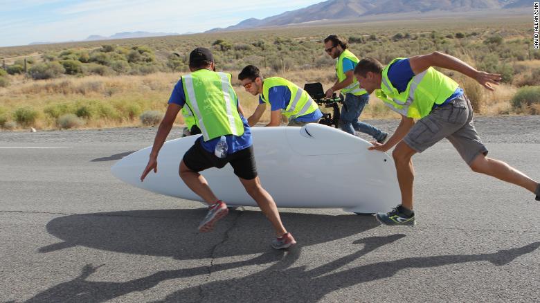 reportagem da CNN sobre o World Human Powered Speed Challenge de 2018 em Battle Mountain 181115133514-03-human-powered-speed-challenge-fit-nation-exlarge-169