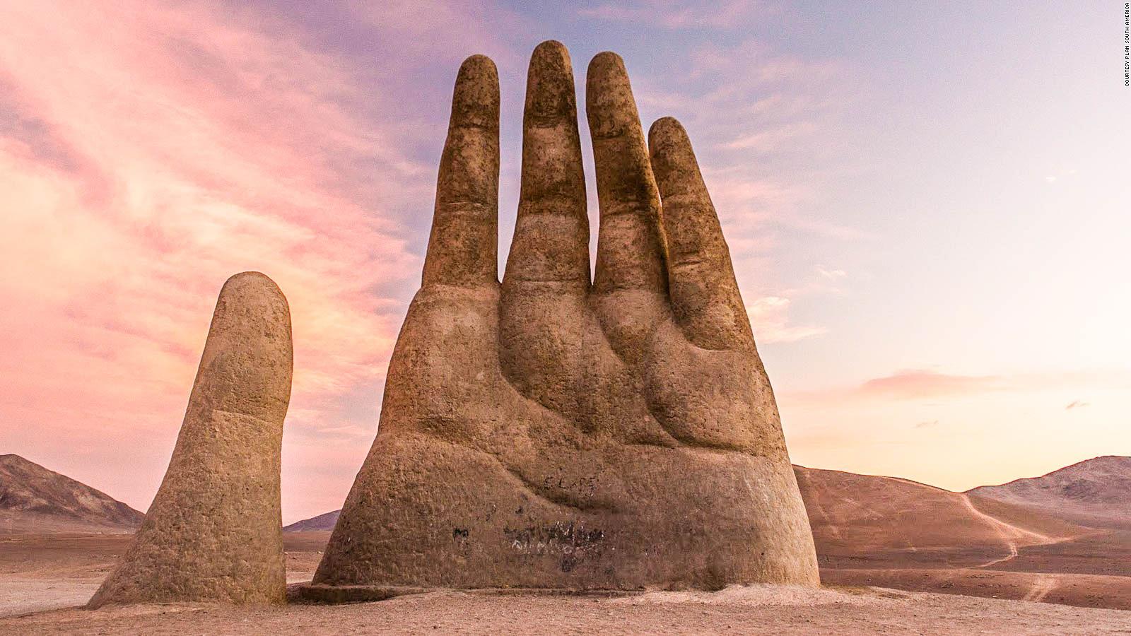 Chile: the “Hand of the Desert”, a most impressive work
