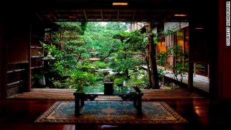 House Of Nagahama By Takashi Okuno Frames Five Courtyard Gardens