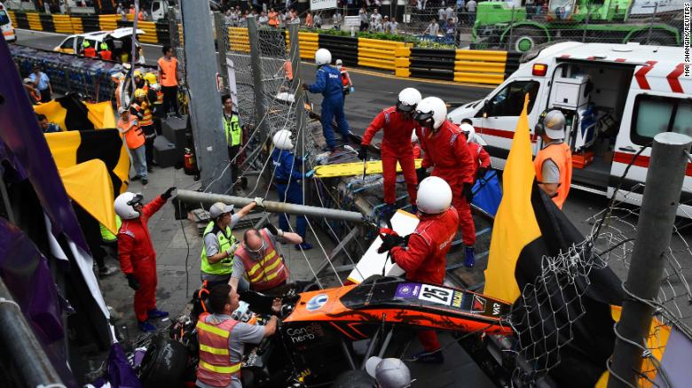 Sophia Floersch fractures spine in F3 crash