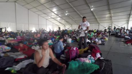 Residentes de Tijuana divididos por llegada de migrantes de la caravana