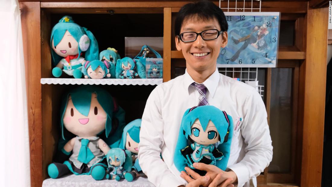 Japanese man marries HOLOGRAM of 16yearold anime cartoon  and his family  DO NOT approve  Daily Star