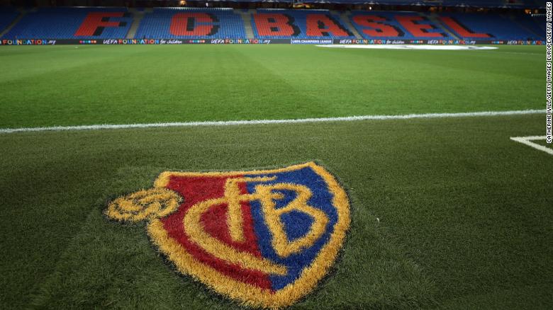 FC Basel has been criticized for its treatment of the women&#39;s team at an anniversary gala.