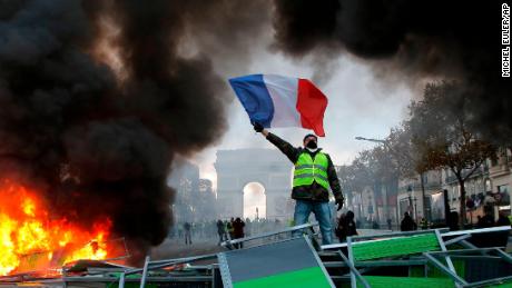 Paris demonstrations could put Macron&#39;s future in jeopardy