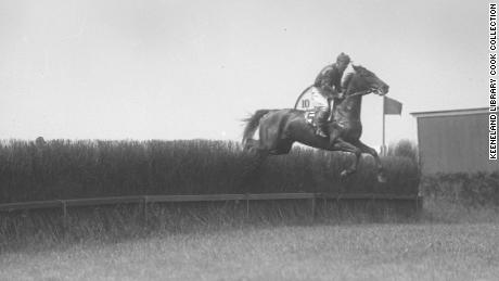 On June 4, 1923, jockey Frank Hayes won Belmont Park&#39;s steeplechase on the horse, Sweet Kiss, after suffering a fatal heart attack during the race.