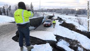 7 0 Alaska Quake Damages Roads Brings Scenes Of Chaos Cnn