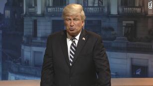 Alec Baldwin's Trump returns to declare a national emergency on 'SNL'