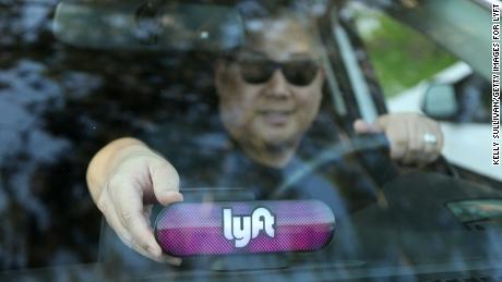 SAN FRANCISCO, CA - JANUARY 31:  A Lyft driver places the Amp on his dashboard on January 31, 2017 in San Francisco, California.  (Photo by Kelly Sullivan/Getty Images for Lyft)