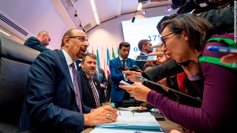 OPEC and Russia pledge to cut oil production