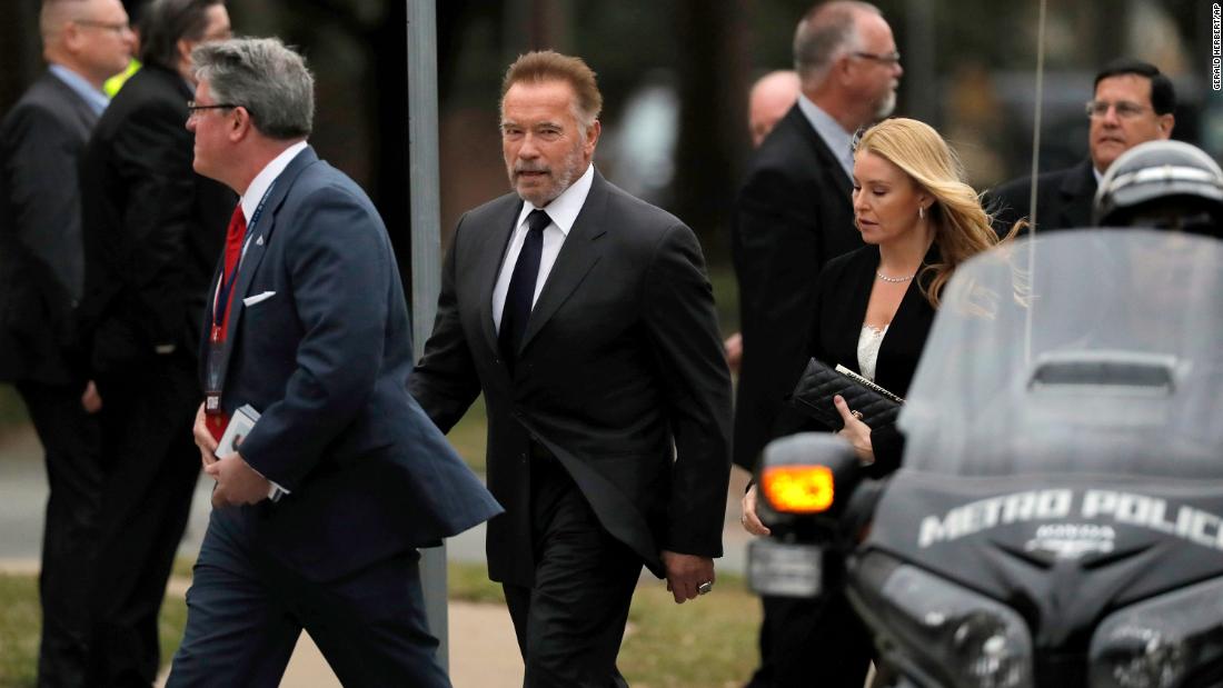 Former California Gov. Arnold Schwarzenegger arrives at Bush&#39;s funeral in Houston.