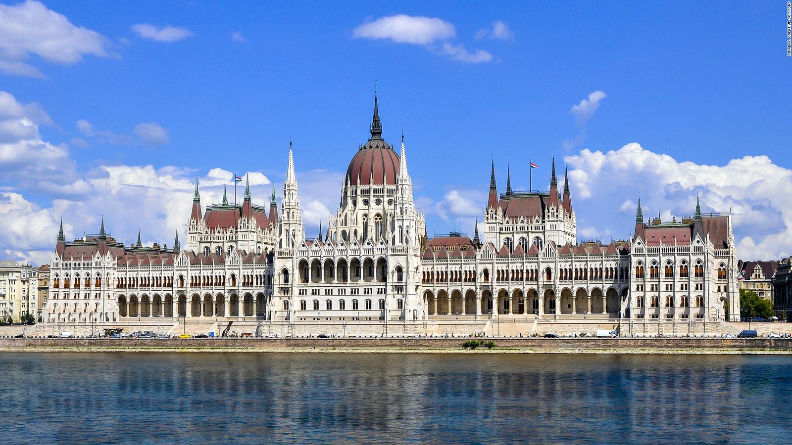 A photo of the Hungarian Parliament.