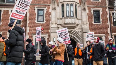 Grinnell students protest on December 7, 2018. (Photo credit: Paul Chan) 