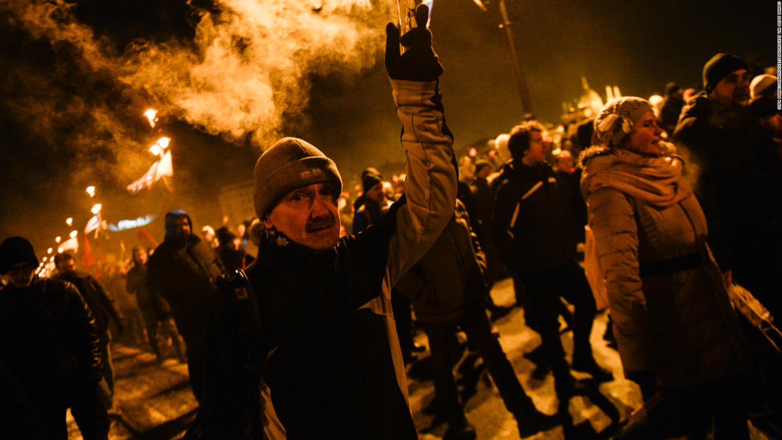 Hungary 'slave Law' Protests Turn Violent In Budapest - CNN