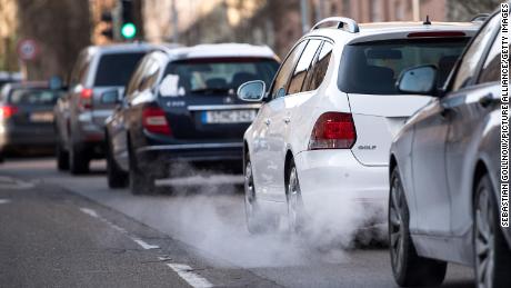 Carmakers say new EU emissions targets are &#39;totally unrealistic&#39;