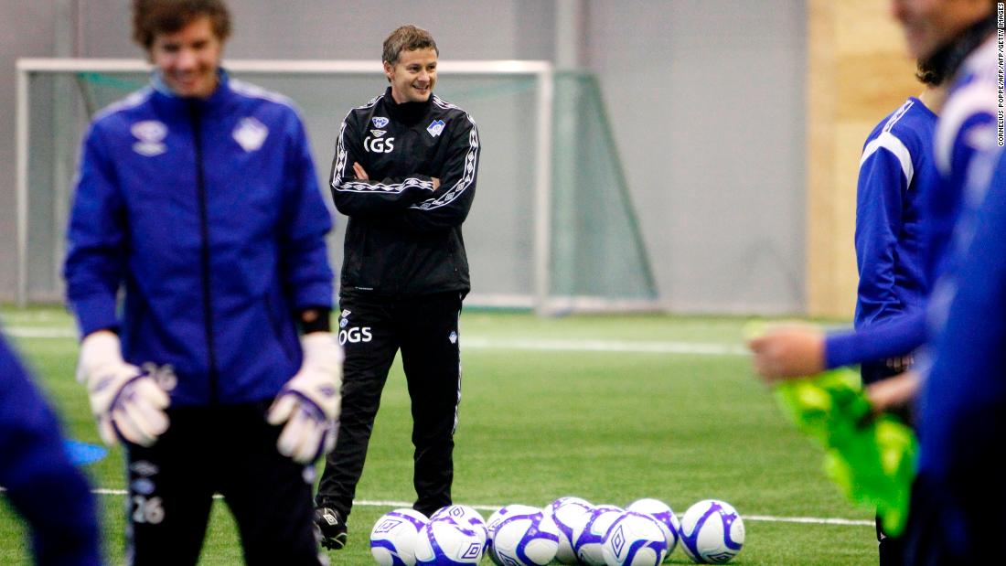 In 2011, Solskjaer returned to Molde as the club&#39;s new first-team manager. He won consecutive domestic titles in a successful spell at his old side. 