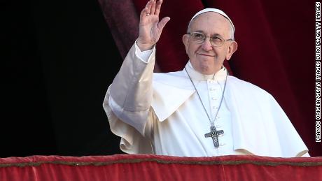 Pope pleads for mutual understanding in Christmas message