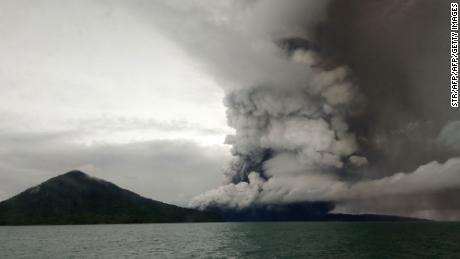 Indonesia tsunami: Flights rerouted as Anak Krakatau volcano continues to erupt