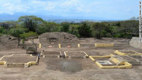 The Ndachjian--Tehuacan ruins were built by the Popoloca Indians