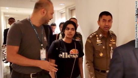 Rahaf al-Qunun has been given UN refugee status, Australian officials say