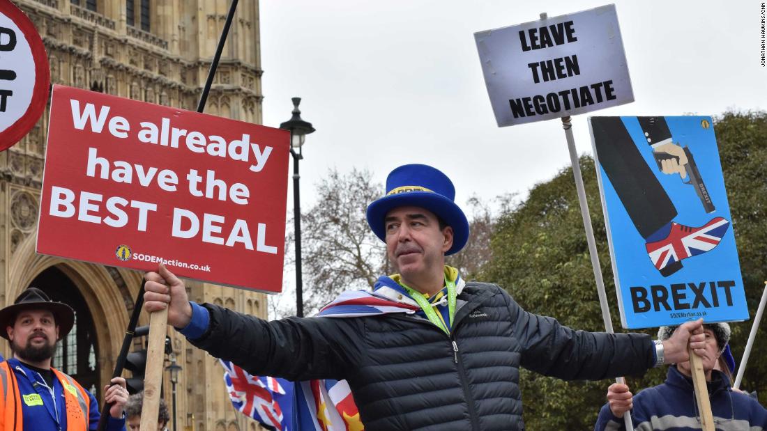 Brexit Tv Ads Will Urge Britons To Prepare For No Deal Scenario Cnn 