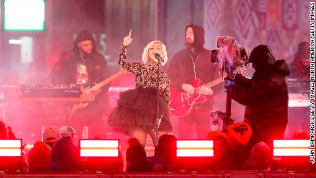 NEW YORK, NEW YORK - DECEMBER 31: Bebe Rexha performs during  the Times Square New Year&#39;s Eve 2019 Celebration on December 31, 2018 in New York City. (Photo by John Lamparski/Getty Images)