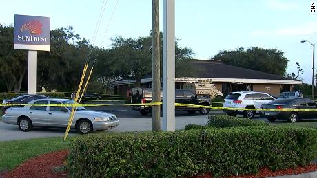 Gunman kills multiple people at a Florida bank