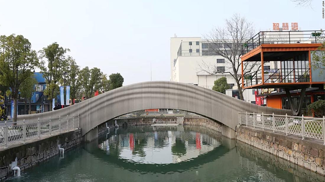 A team led by Xu Weiguo at Tsinghua University&#39;s School of Architecture completed the world&#39;s longest &lt;a href=&quot;http://news.tsinghua.edu.cn/publish/thunews/9648/2019/20190114085400082963331/20190114085400082963331_.html&quot; target=&quot;_blank&quot;&gt;3D-printed concrete bridge&lt;/a&gt; in Shanghai.