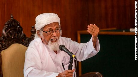 Radical cleric Abu Bakar Bashir talks at the Cilacap District Court on January 26, 2016 in Cilacap, Central Java, Indonesia.