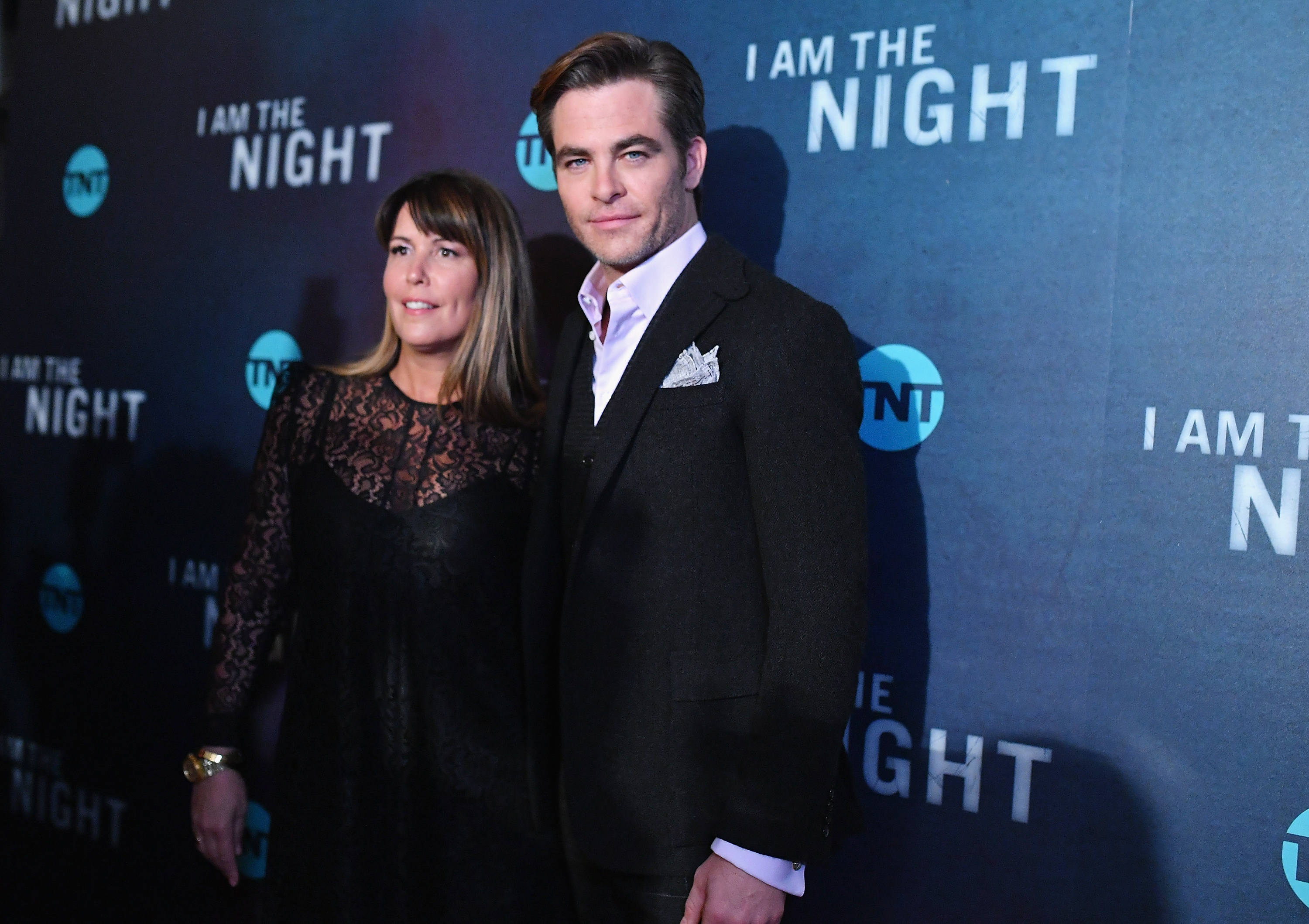 Patty Jenkins And Chris Pine Kept It Light Filming I Am The Night Cnn