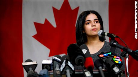 Rahaf Mohammed al-Qunun, 18, addresses the media at a news conference in Toronto.