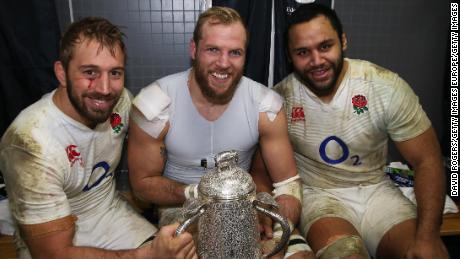 Vunipola (right) celebrates England&#39;s Six Nations victory over Scotland in 2016, when the team also won the grand slam. 
