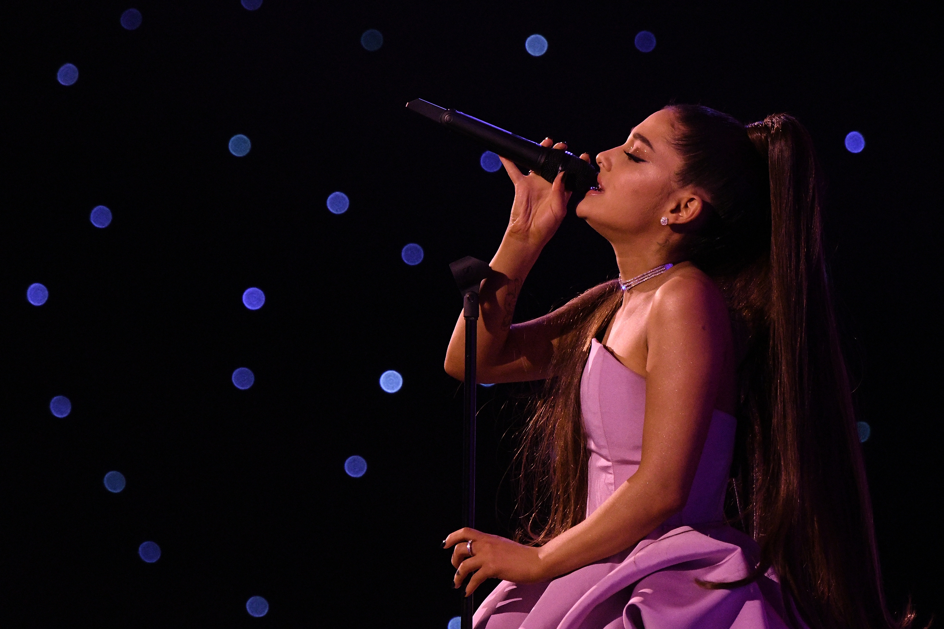 ariana grande 2018 grammys dress