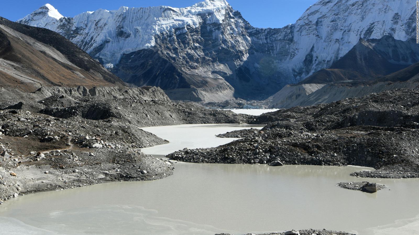 Glacier melt on Everest exposes dead bodies - CNN