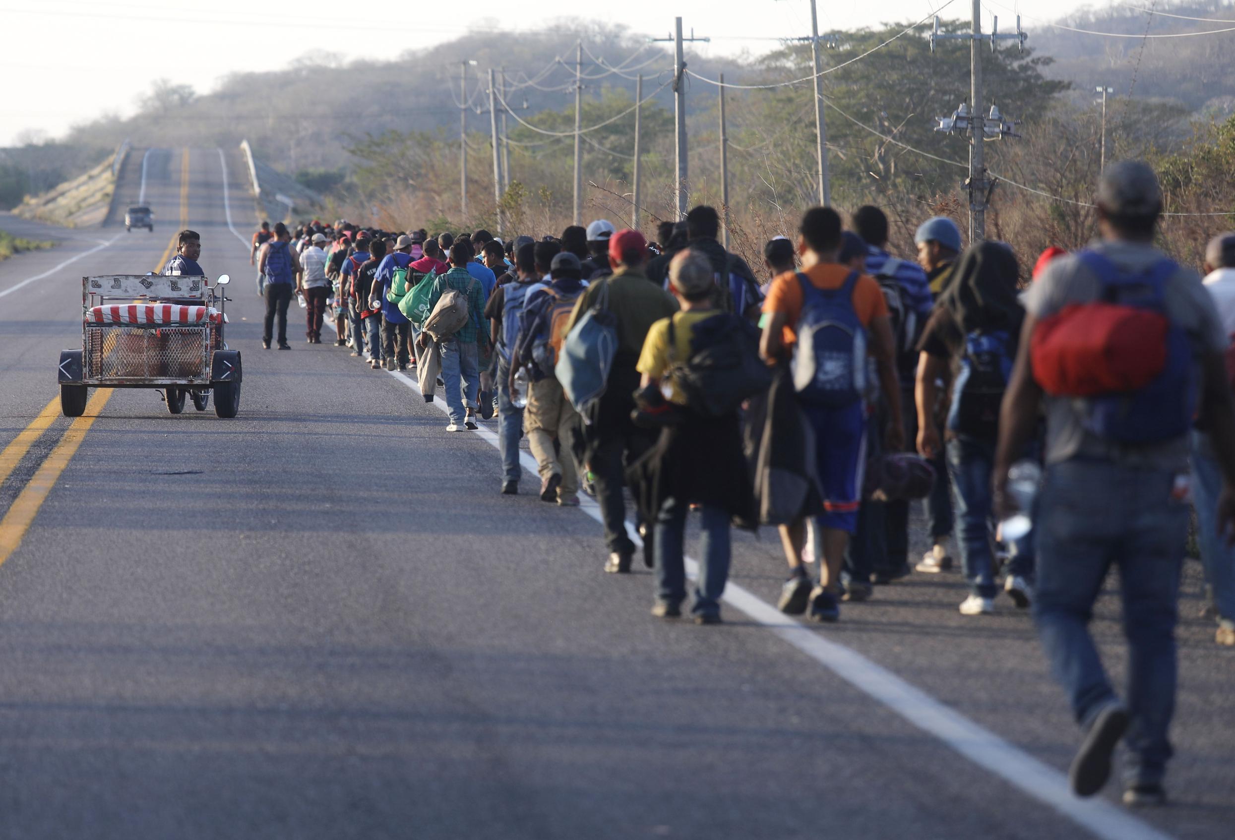 Una Caravana De Migrantes Partio Del Sur De Mexico Rumbo A La Frontera De Ee Uu Cnn Video