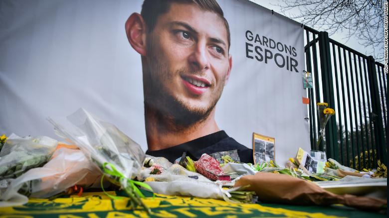 Flowers are laid outside of Nantes39 training complex in memory of Emiliano Sala