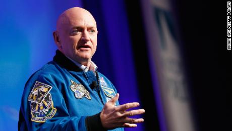 NASA astronaut Mark Kelly launches Senate campaign 