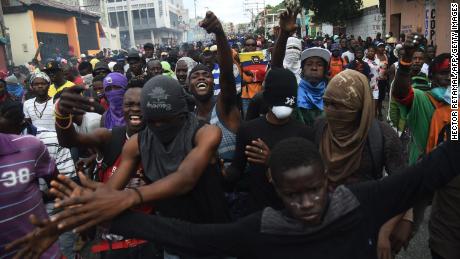 113 tourists will be evacuated from Haiti because of violent street protests