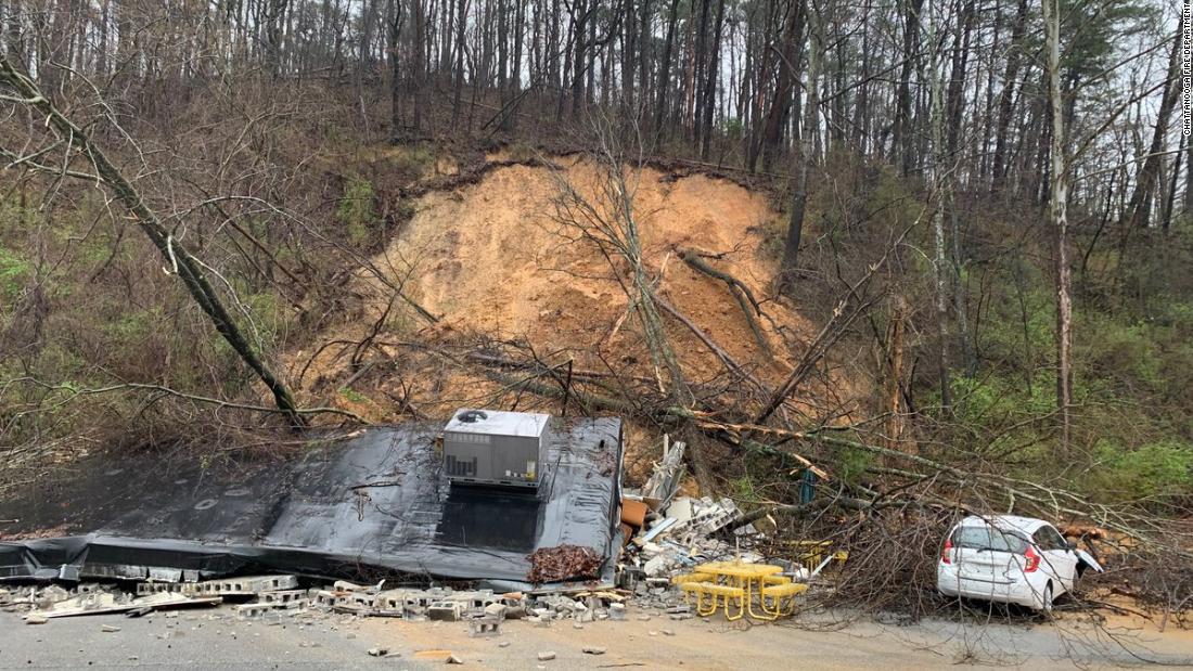 Tennessee flooding leaves 1 dead and prompts a state of emergency