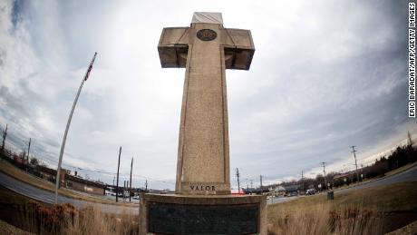 Supreme Court suggests memorial cross does not violate separation of church and state