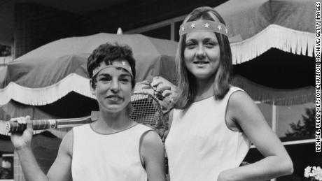 Heldman poses with former world No.4 Peaches Bartkowicz in 1969, a year before the Virginia Slims Circuit would first be introduced.