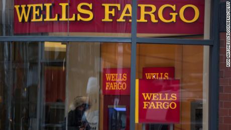 Wells Fargo in talks to settle SEC, DOJ fake-account investigations