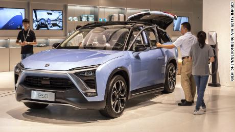 Chinese Tesla rival Nio warns of weak SUV demand and scraps factory plans