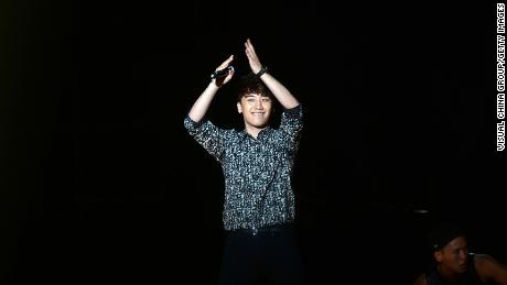 Big Bang idol Seungri quits K-pop as he becomes a suspect in prostitution investigation 