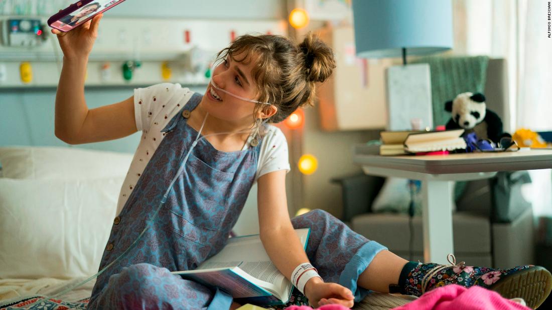 Five Feet Apart Review Haley Lu Richardson Cole Sprouse Star In New 