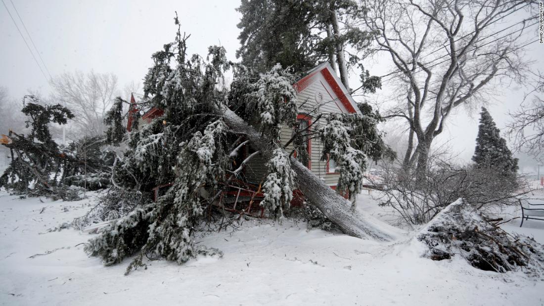 'Bomb Cyclone' Blasts Through Central United States