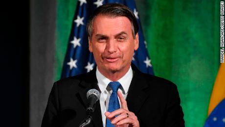 Brazil&#39;s Bolsonaro signs executive order easing gun rules